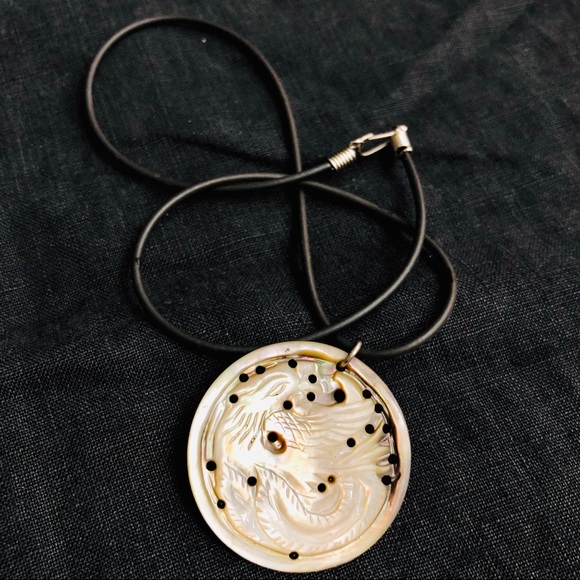 Vintage Mother of pearl Phoenix pendant - Picture 2 of 4